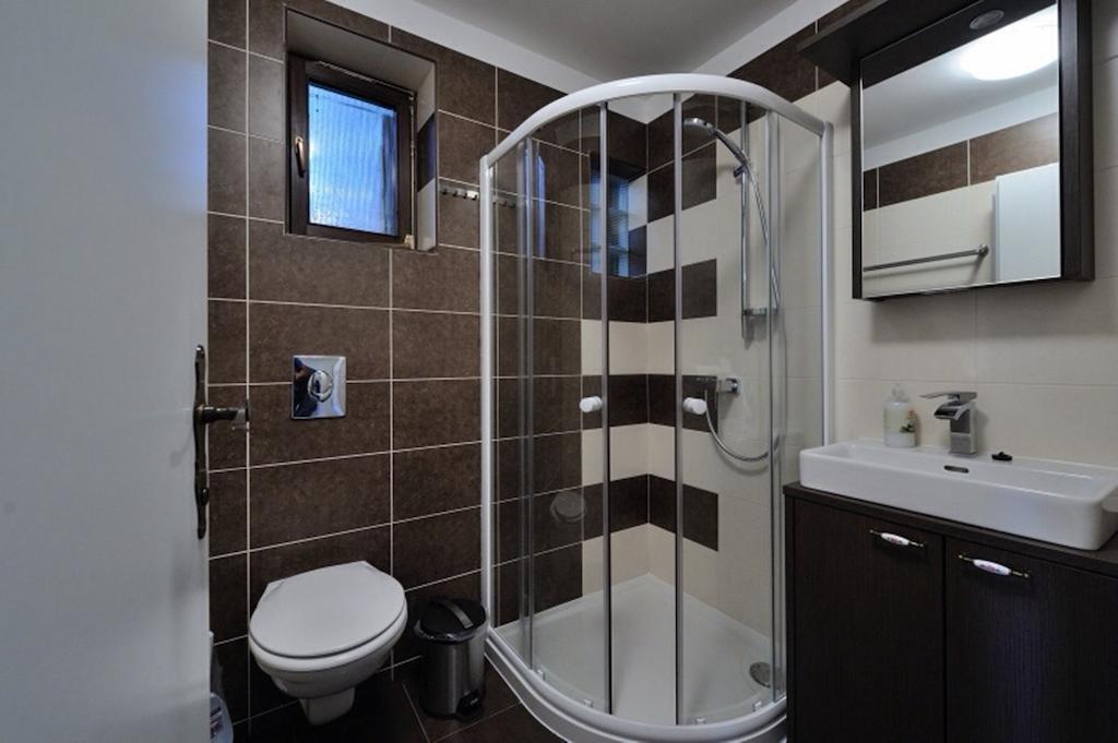 Apartment Drvena Kuca Mreznica Gornji Zvečaj Rum bild