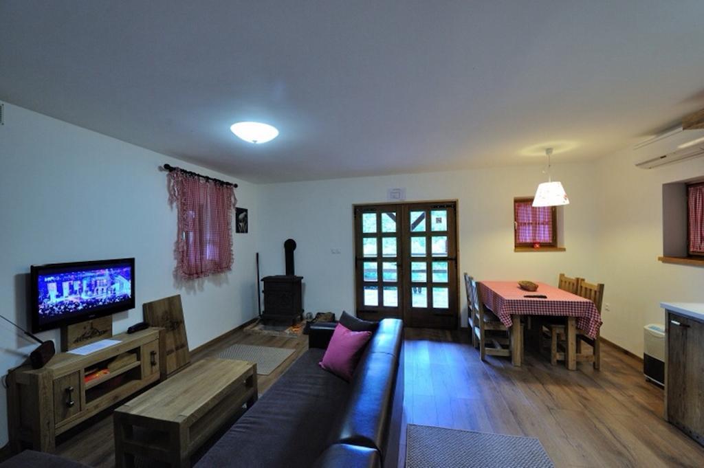 Apartment Drvena Kuca Mreznica Gornji Zvečaj Rum bild